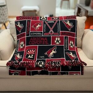 Arizona Coyotes NHL Fleece Blanket Throw Fringe Hockey Team Red Black AZ Gsme